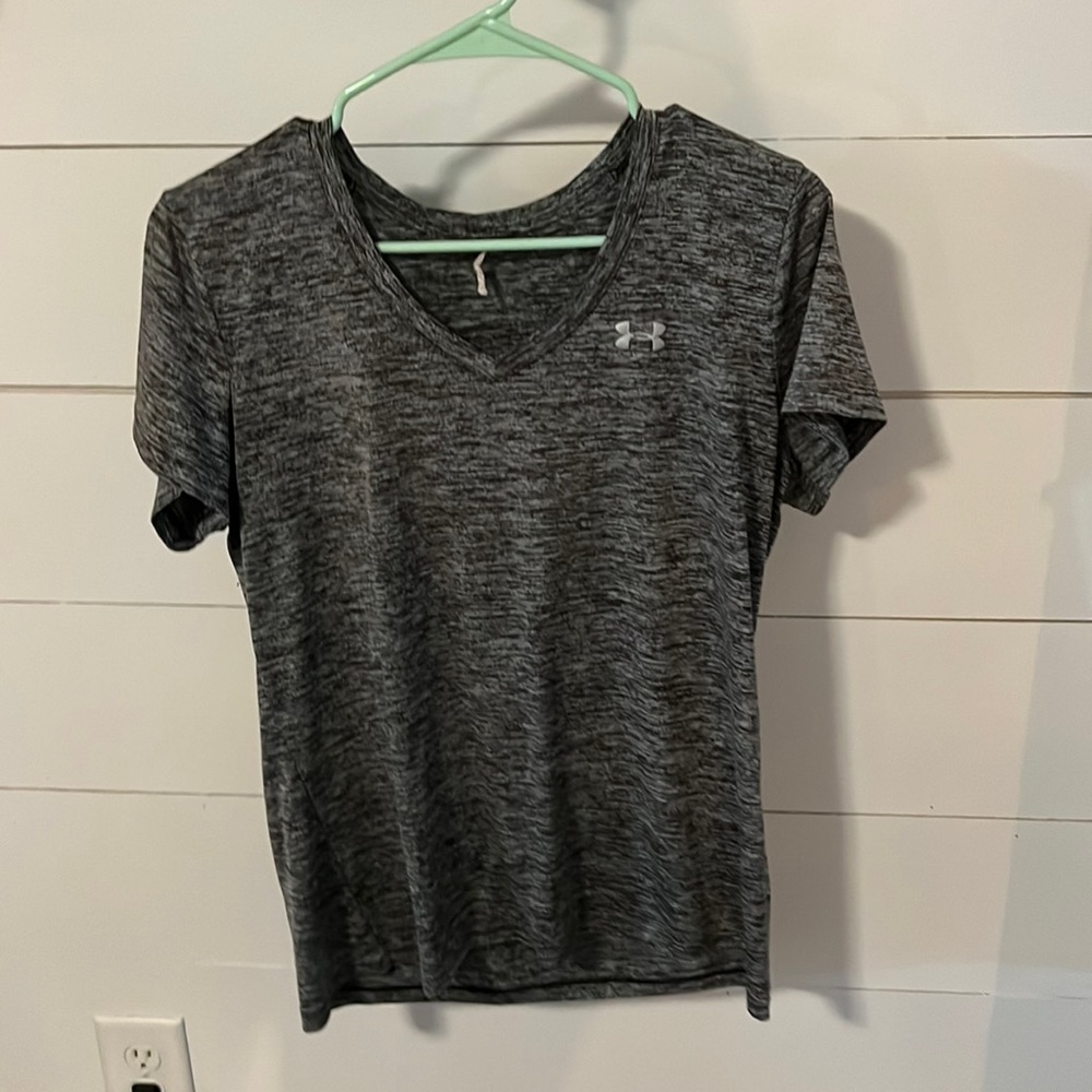 Under Armour v neck